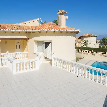 Cucarres Villa